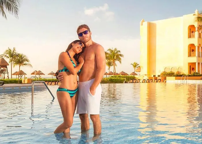 2bd Master Beachfront Royal Hacienda Cancun Apartment *